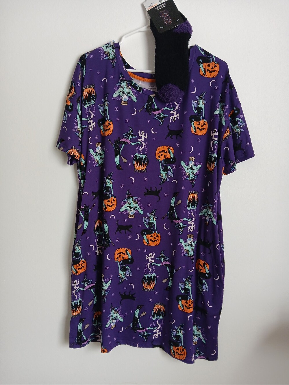 Celebrate Halloween Purple Sleepshirt w Socks Size 12/14 NWOT